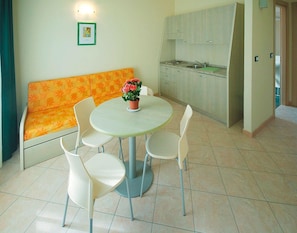 Comfort Apartment, 2 Bedrooms | Living room
