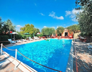 Comfort Apartment, 2 Bedrooms | Pool