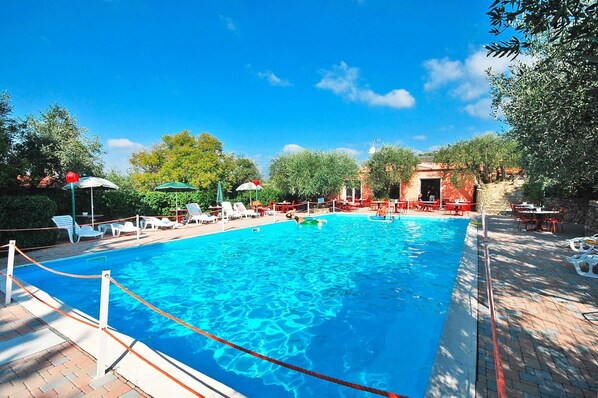 Outdoor pool - Apartment Borgo Verde in Imperia (Imperia)