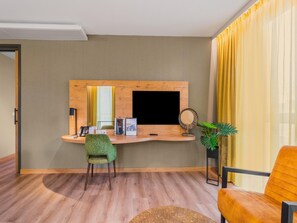 Classic Apartment, 2 Bedrooms | Living room