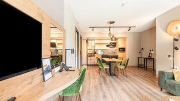 Rumah Klasik, 2 kamar tidur | Ruang keluarga