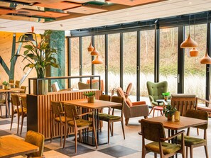 Apartamento clásico, 2 habitaciones | Restauración