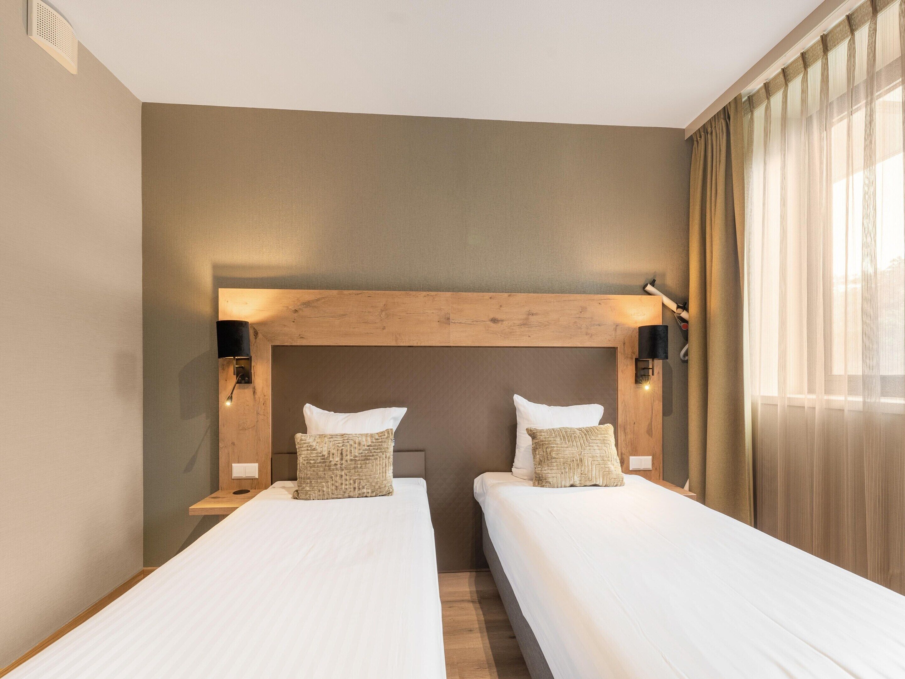 Classic Apartment, 2 Bedrooms | 4 bedrooms, individually furnished, bed sheets