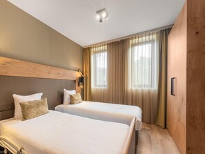 4 sovrum, unika möbler och sängkläder