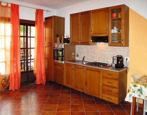 Fridge, microwave