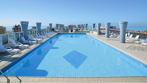 Appartement Classique, 3 chambres | Piscine