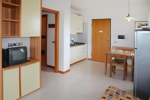 Comfort Apartment, 2 Bedrooms | Living room