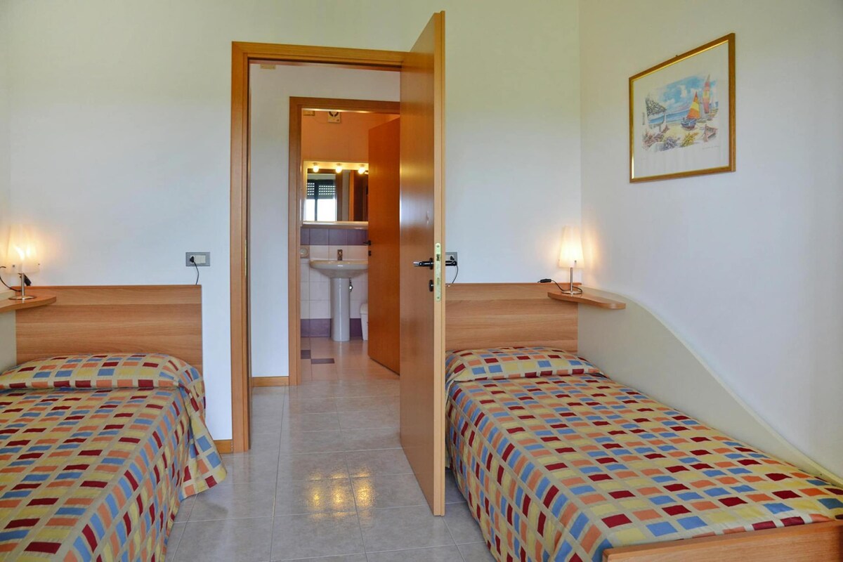 3 bedrooms, individually furnished
