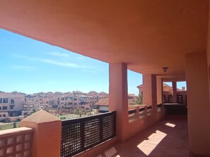 Classic Apartment, 3 Bedrooms | Balcony
