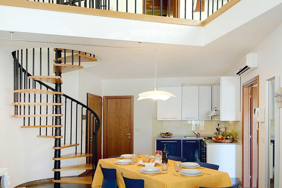 Classic Apartment, 3 Bedrooms | Living room