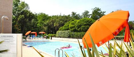 Classic-Apartment, 3 Schlafzimmer | Pool | Außenpool