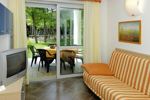 Apartamento clássico, 3 quartos | Sala de estar