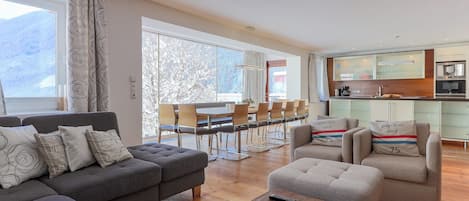 Casa clásica, 4 habitaciones | Sala de estar