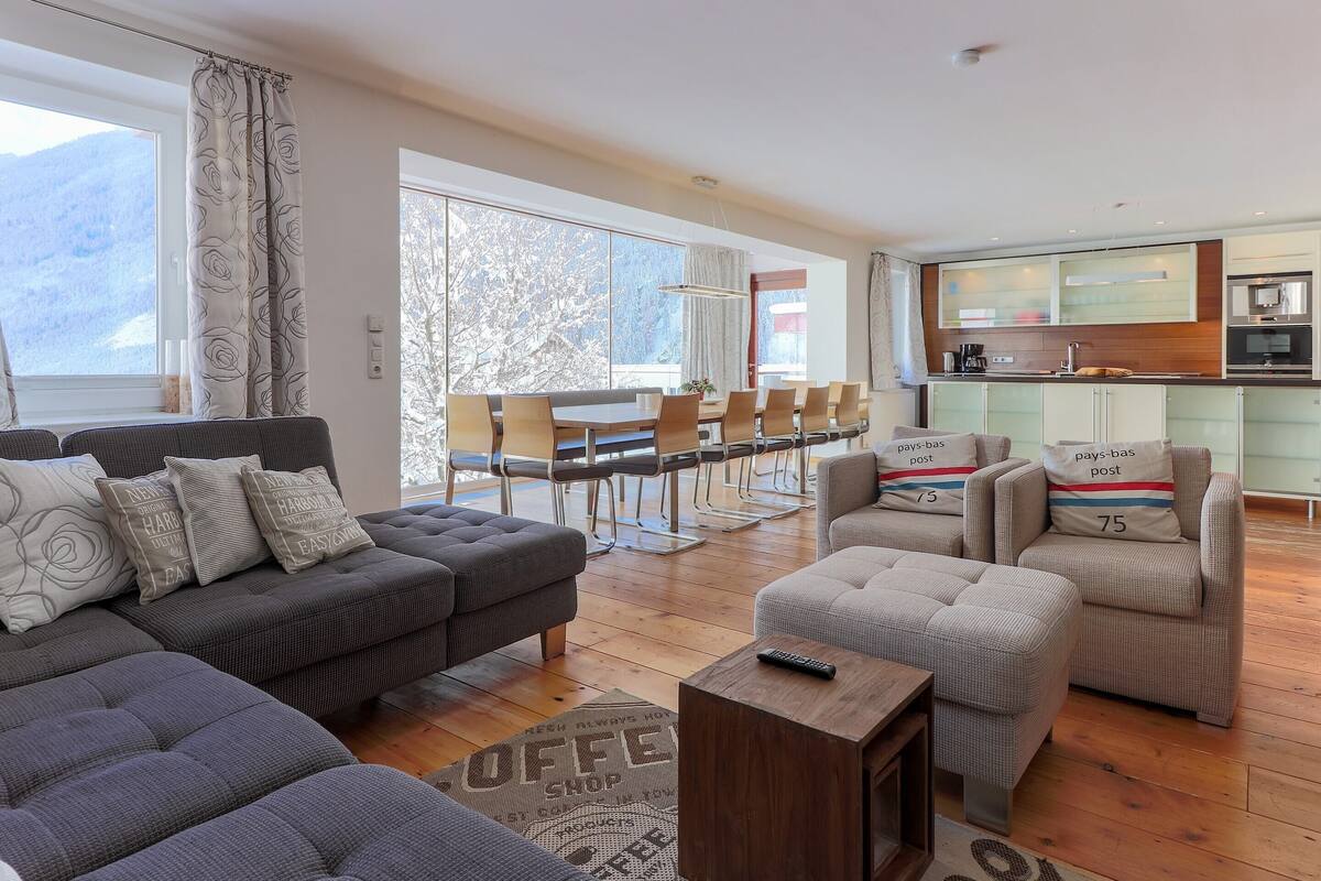 Casa clássico, 4 quartos | Sala de estar