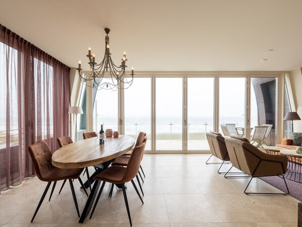 Classic Apartment, 3 Bedrooms | Living room