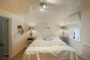 9 bedrooms, individually furnished