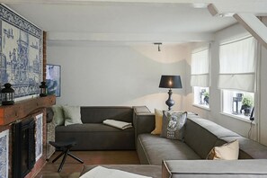 Comfort House, 3 Bedrooms | Living room | Fireplace, DVD player - Cottage, Humptrup (Humptrup)