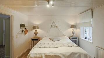 9 Schlafzimmer, individuell eingerichtet