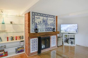 Fireplace, DVD player