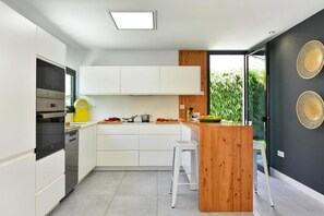 Fridge, microwave, oven, dishwasher