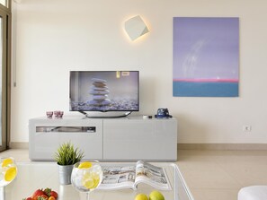 Classic Apartment, 2 Bedrooms | Interior