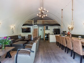 Comfort House, Multiple Bedrooms | Living room - Beautiful House With Sandy Beach, Near Giethoorn (De Bult)