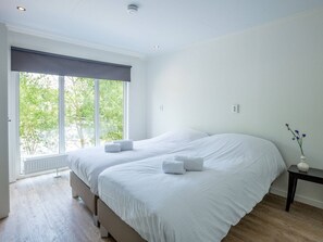 Classic House, Multiple Bedrooms | 23 bedrooms - Beautiful House With Sandy Beach, Near Giethoorn (De Bult)
