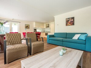 Casa clàssica, diversos dormitoris | Sala d'estar