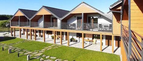 Nhà phong cách cổ điển, 4 phòng ngủ | Ngoại thất