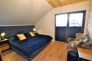 10 habitaciones, muebles diferentes y tabla de planchar con plancha 