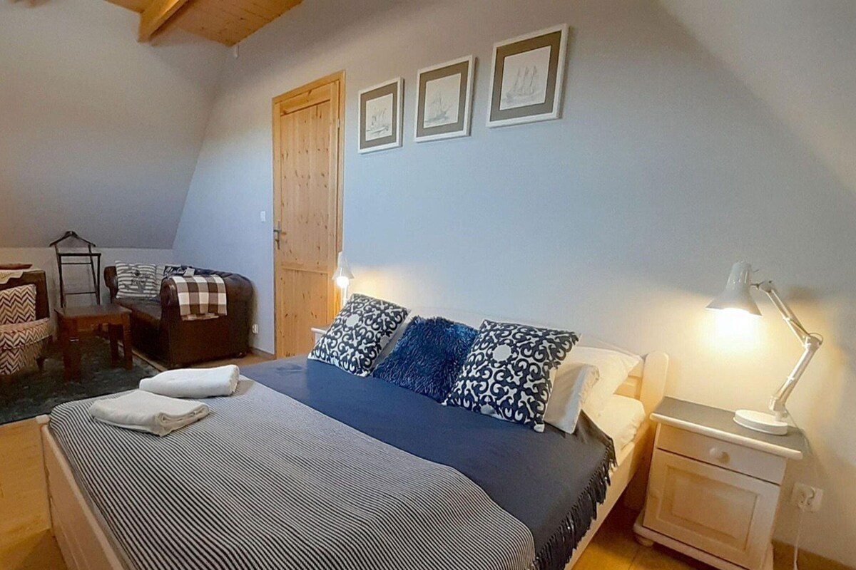 Comfort House, 5 Bedrooms | 10 bedrooms, iron/ironing board, individually furnished, bed sheets
