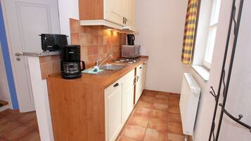 Comfort House, 3 Bedrooms | Private kitchen | Fridge, microwave, dishwasher, coffee/tea maker