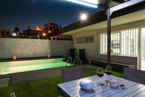 Classic-bungalow - 2 soveværelser | Pool | Indendørs pool, udendørs pool