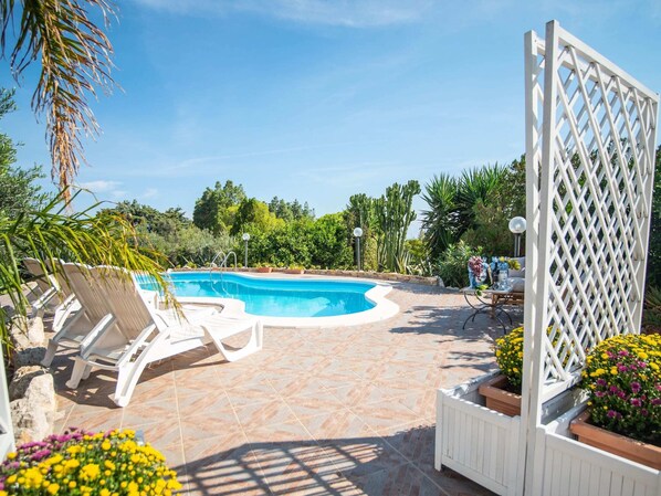 Garden - Villa in Castellammare del Golfo With Private Pool (Castellammare del Golfo)