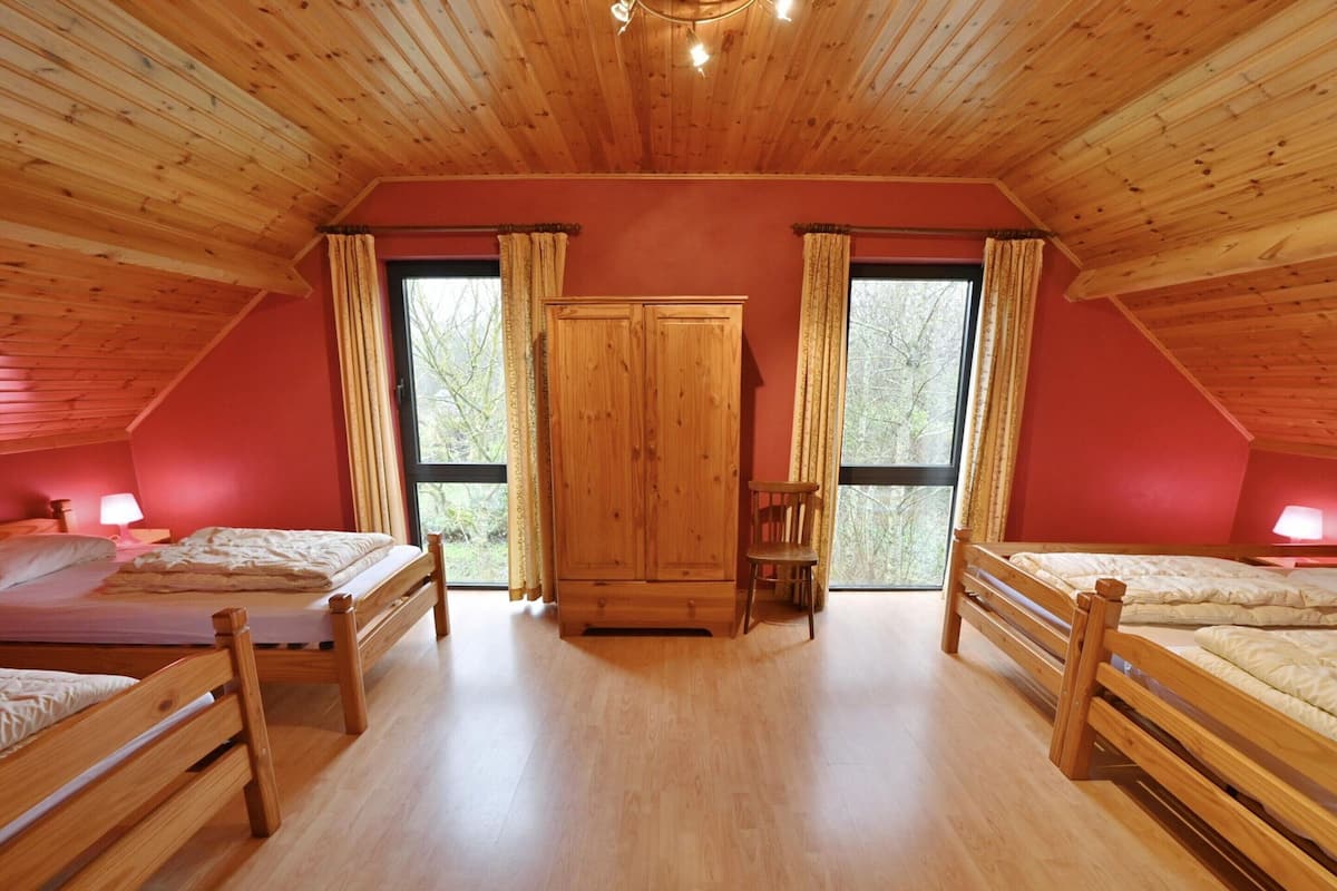 Casa clásica, 4 habitaciones | 9 habitaciones y muebles diferentes