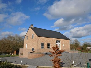 Comfort House, 5 Bedrooms | Exterior
