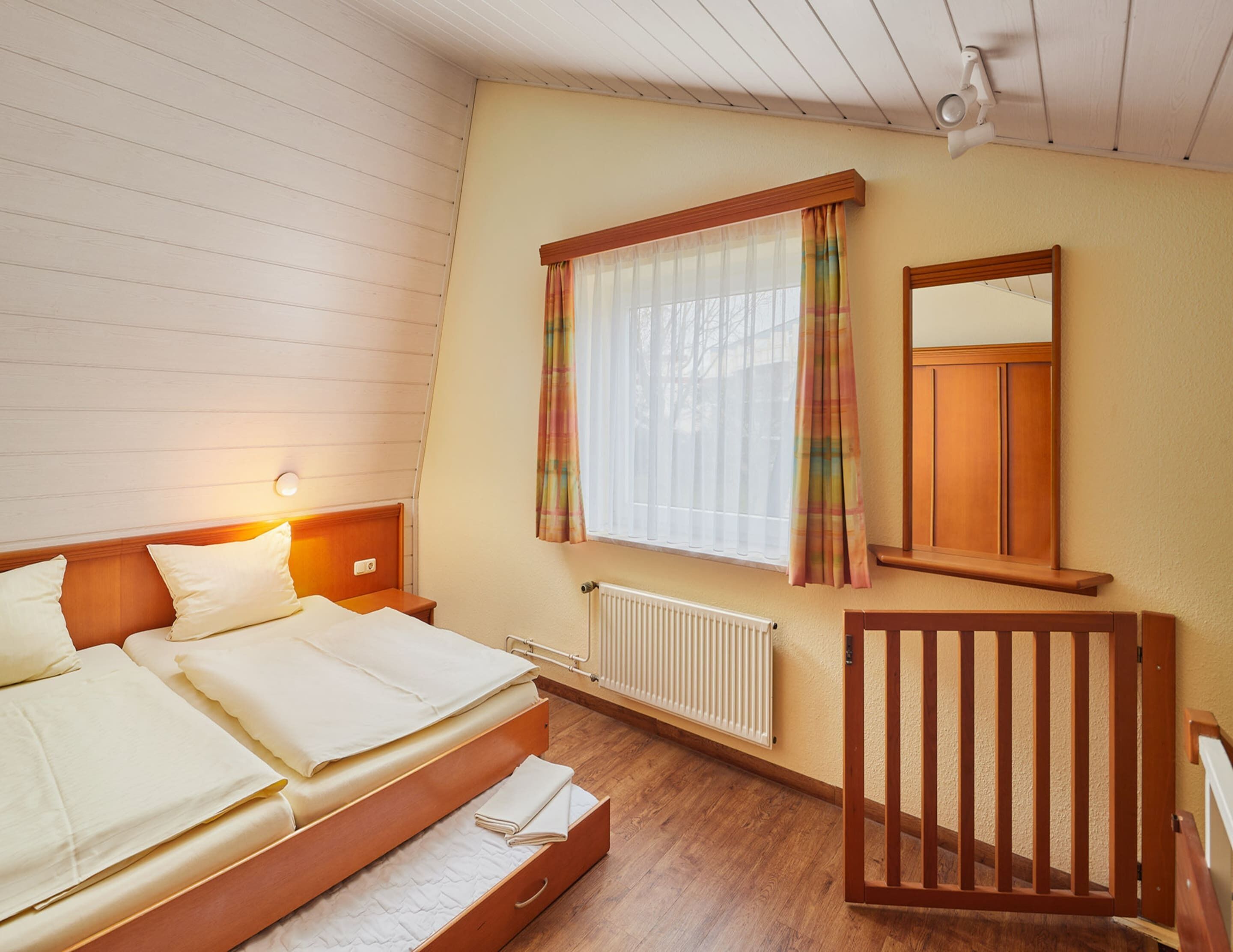 4 camere, con arredamento individuale