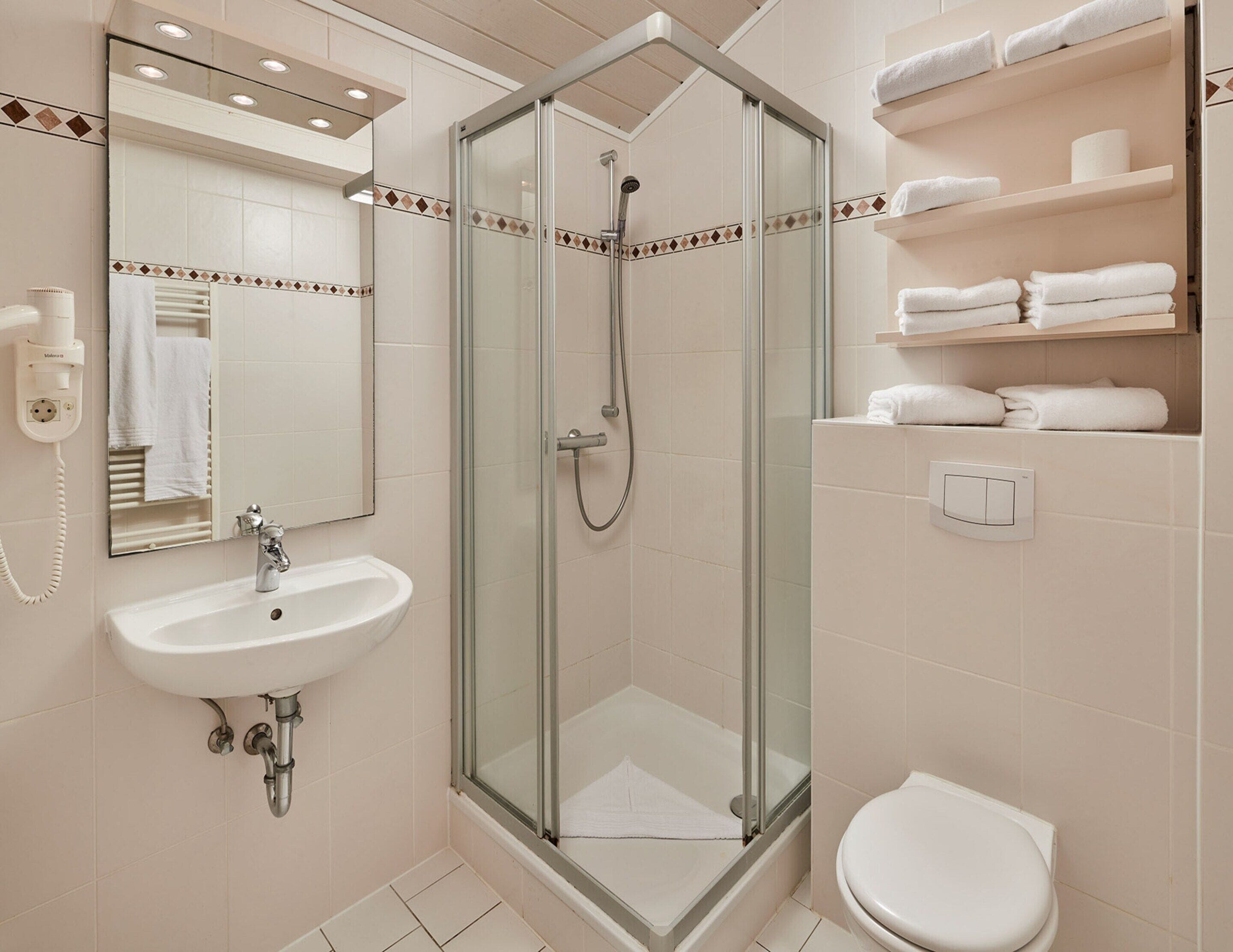 Casa Confort, 2 habitaciones | Baño | Ducha y secador de pelo