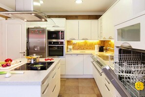 Fridge, microwave, oven, dishwasher