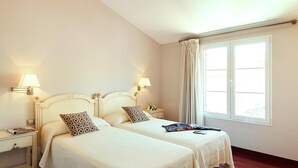 4 bedrooms, individually furnished