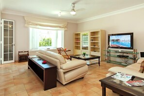 DVD player, iPod dock - Holiday Home Meloneras Hills, Meloneras (San Bartolomé de Tirajana)