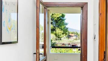 11 bedrooms, individually furnished