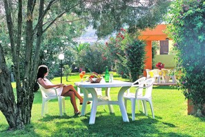 Deluxe House, 4 Bedrooms | Garden