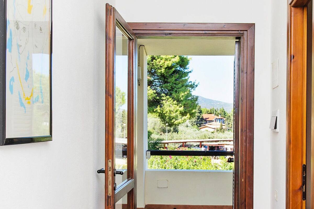 11 bedrooms, individually furnished