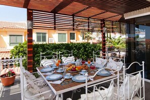 Classic House, 4 Bedrooms | Balcony