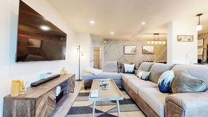 Condo, 1 King Bed with Sofa bed, Fireplace (Jackson’s Alpine Retreat) | Living area | 50-inch flat-screen TV with digital channels, fireplace - Jacksons Alpine Retreat For 4 (Mammoth Lakes)