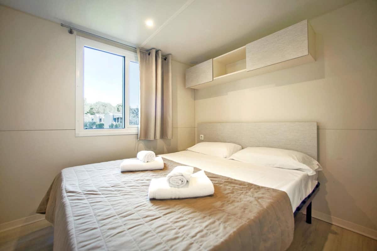 豪華行動屋, 3 間臥室 | 13 間臥室、布置獨特