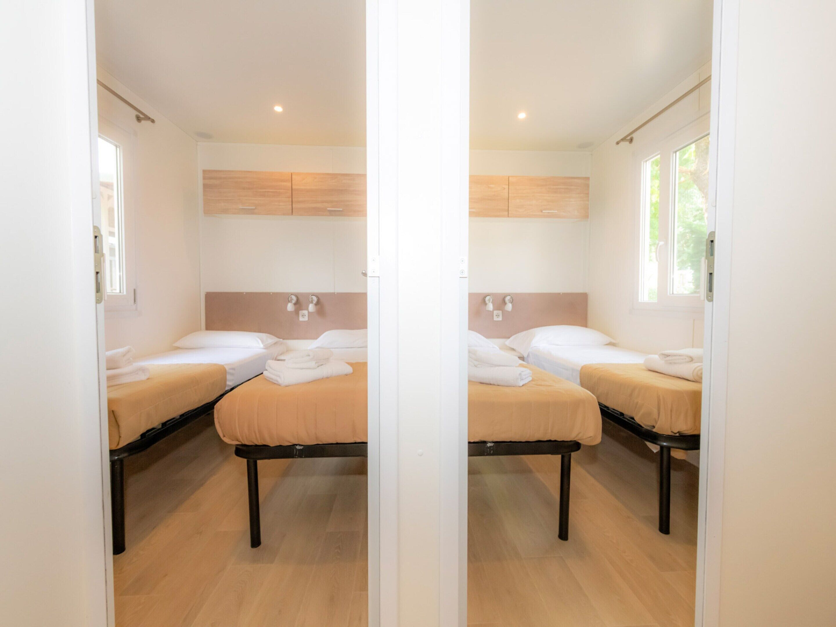 Comfort Mobile Home, 3 Bedrooms | 13 bedrooms, individually furnished