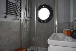 Classic Mobile Home, 2 Bedrooms | Bathroom | Shower