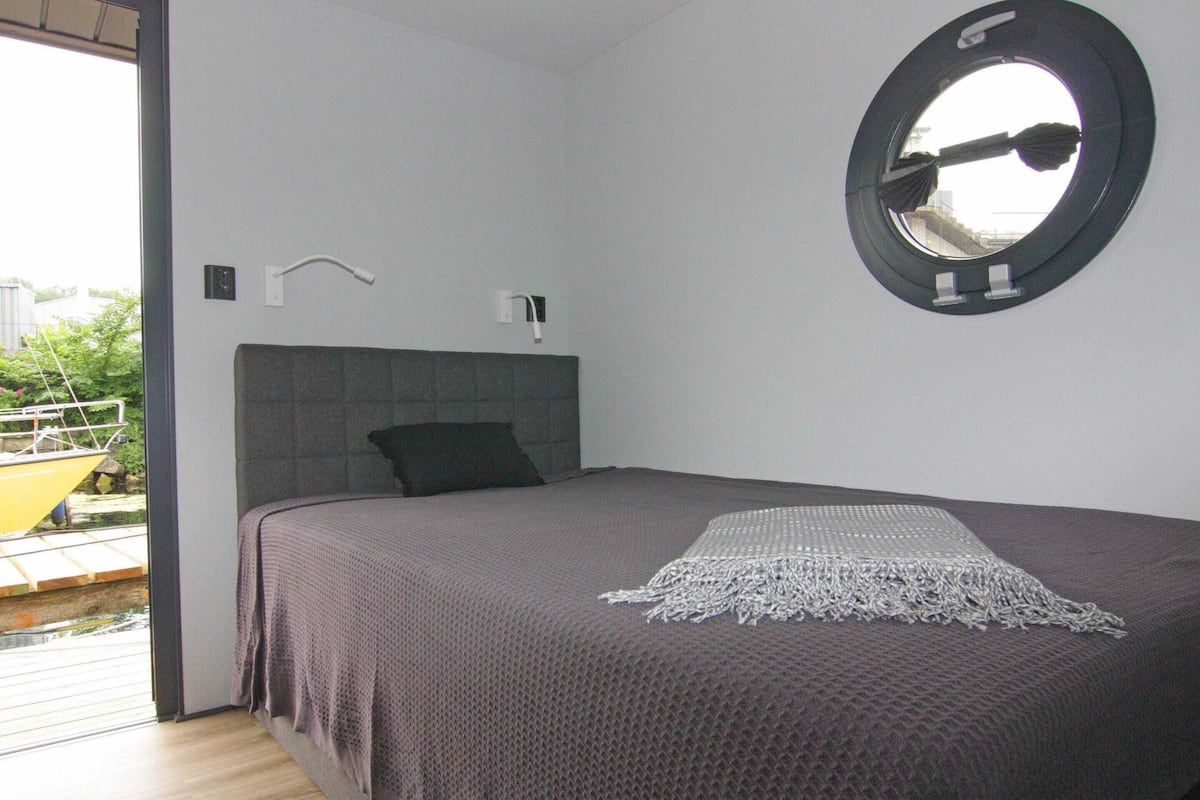Casa rodante Confort, 2 habitaciones | 4 habitaciones y muebles diferentes